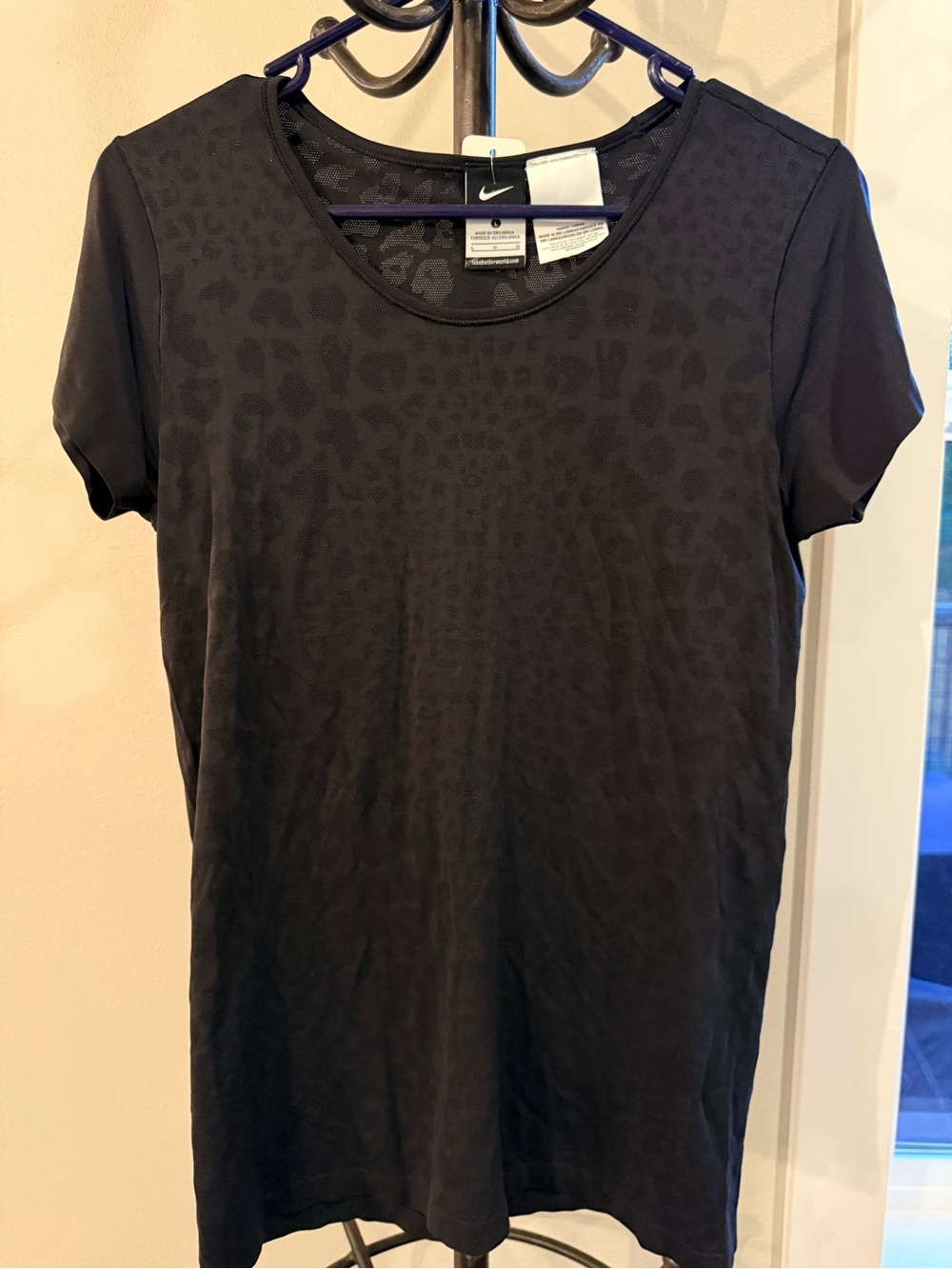 Nike Women’s Black Short-Sleeve Tee with Subtle Animal Print Size L